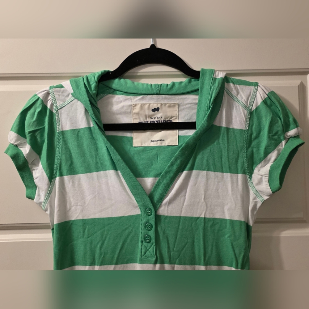 Juniors Short Sleeve Long Tee With Hood And Front Pocket - Picture 2 of 5